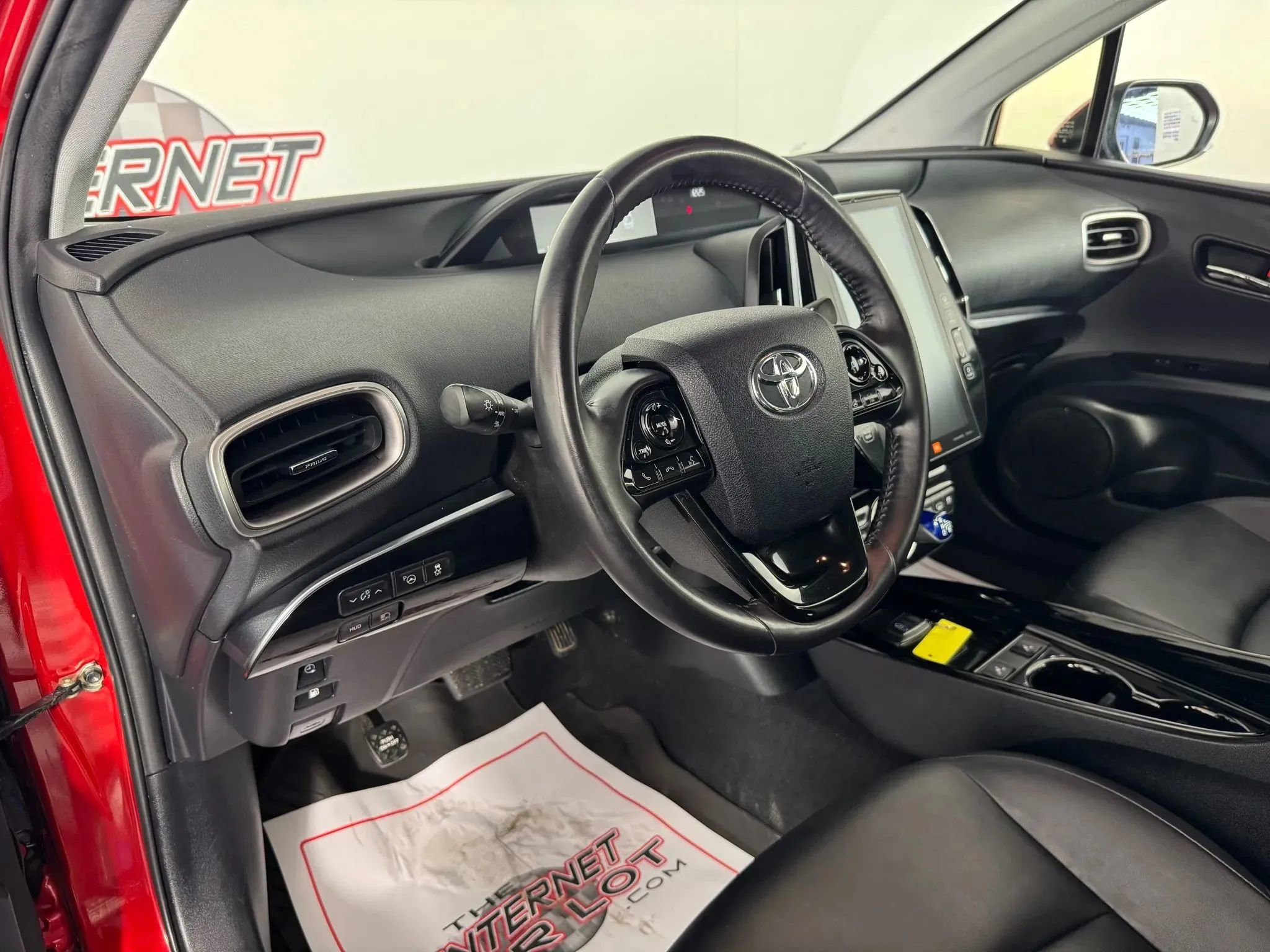Used 2022 Toyota Prius Prime Limited FWD image 10
