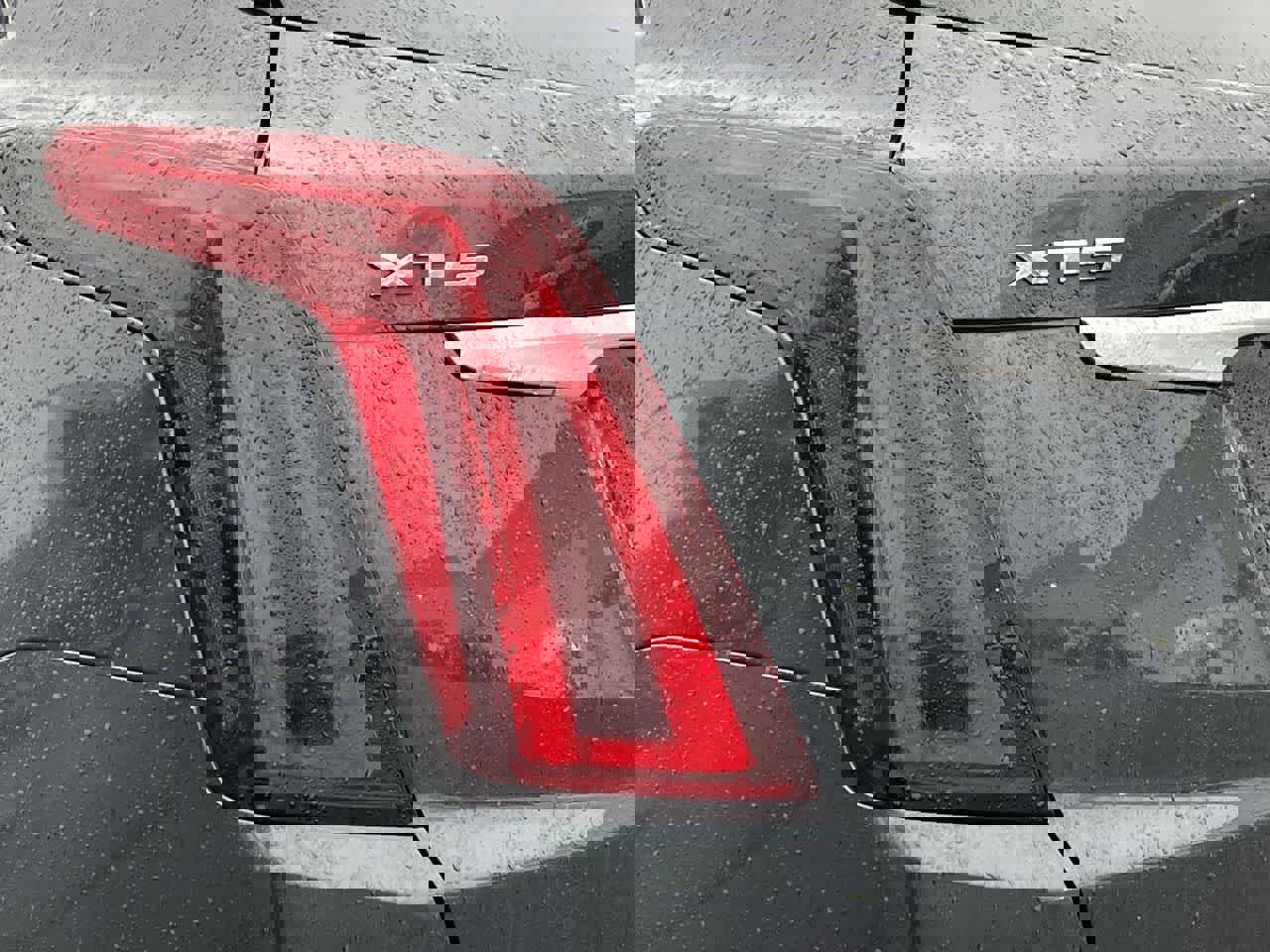 Used 2022 Cadillac XT5 Premium Luxury w/ LPO, Floor Liner Package image 39