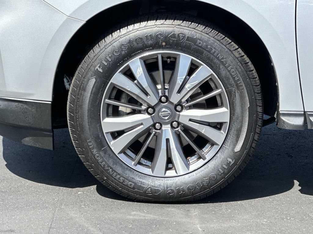 Used 2019 Nissan Pathfinder SL FWD image 9