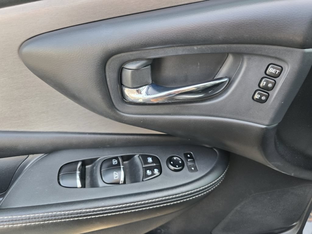 Used 2020 Nissan Murano SL w/ Moonroof Package AWD/4WD image 18