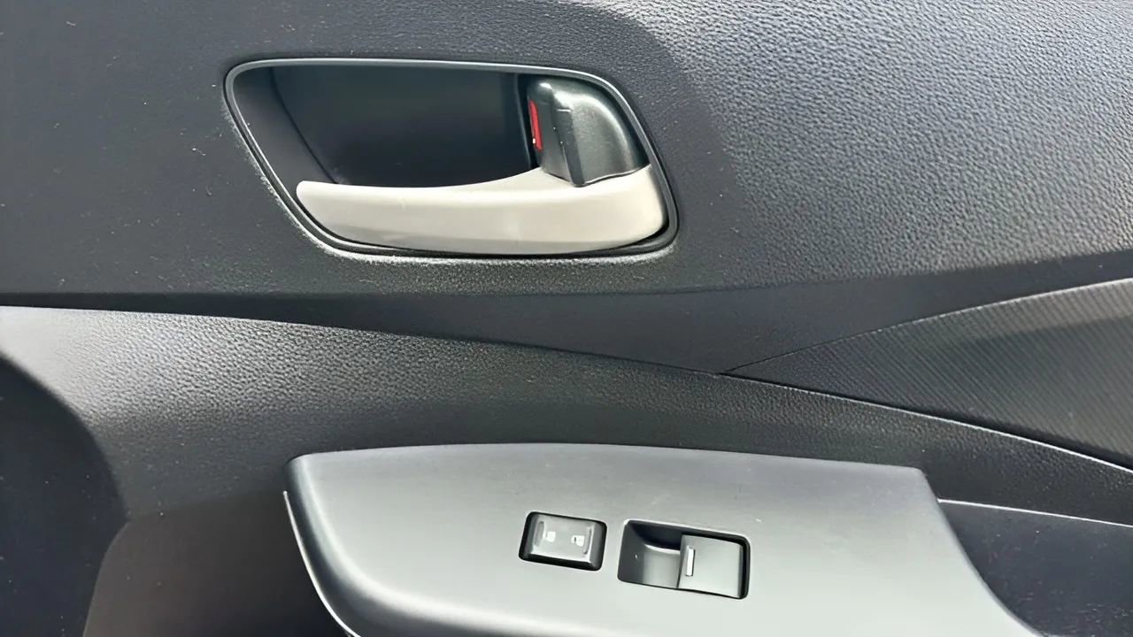 Used 2016 Honda CR-V LX image 46