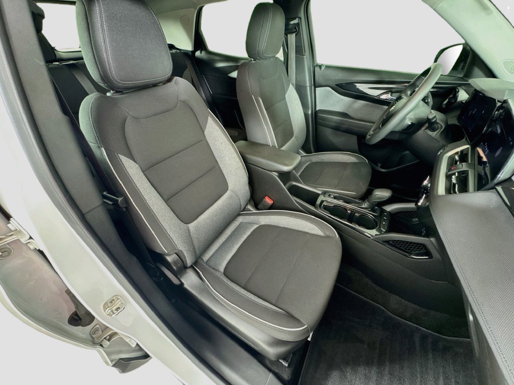 Used 2024 Chevrolet TrailBlazer LS w/ LS Confidence Package FWD image 28