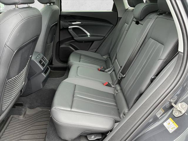 Used 2025 Audi Q5 Premium w/ Convenience Package AWD/4WD image 13
