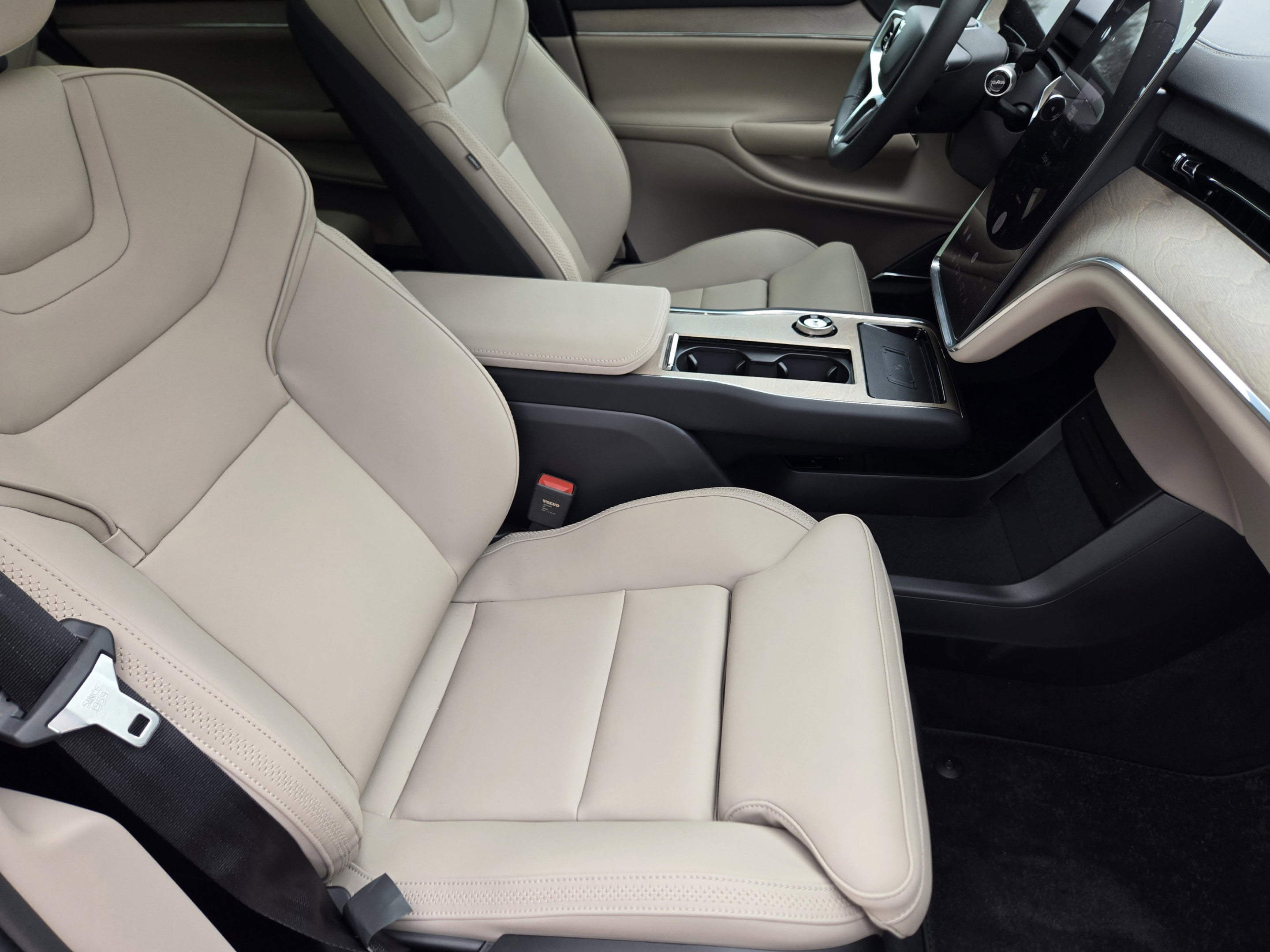 New 2026 Volvo EX90 Plus RWD image 11