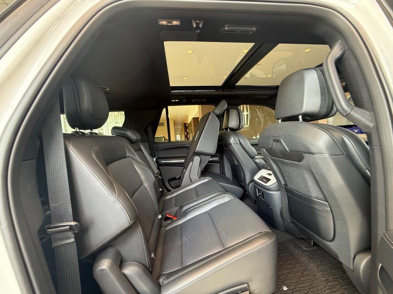 New 2025 Lincoln Navigator L Reserve w/ Jet Appearance Package AWD/4WD image 7