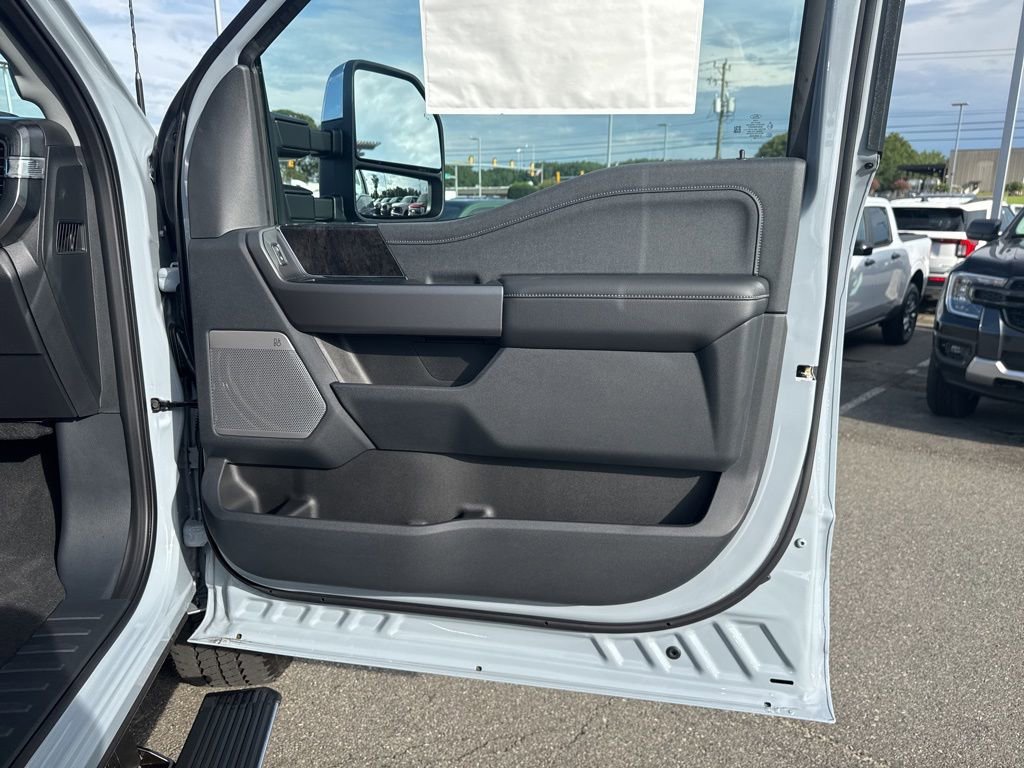 New 2025 Ford F250 Lariat w/ Lariat Ultimate Package image 22