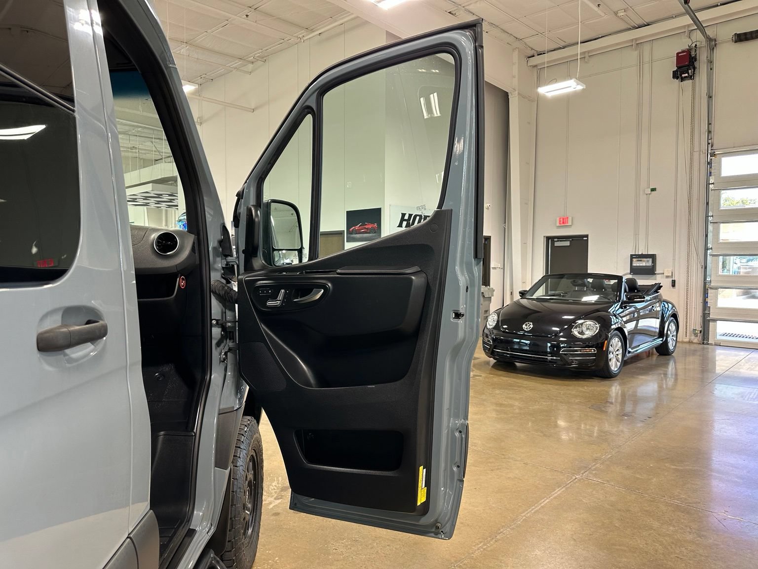 Used 2021 Mercedes-Benz Sprinter 2500 image 32
