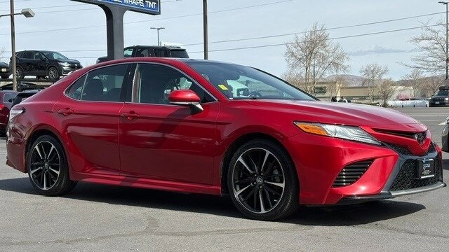 Used 2020 Toyota Camry XSE w/ Blackout Package FWD image 3