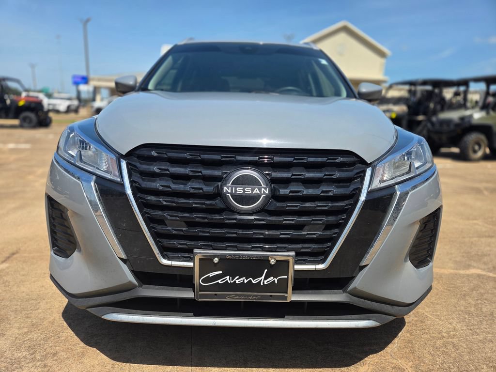 Used 2024 Nissan Kicks SV FWD image 2