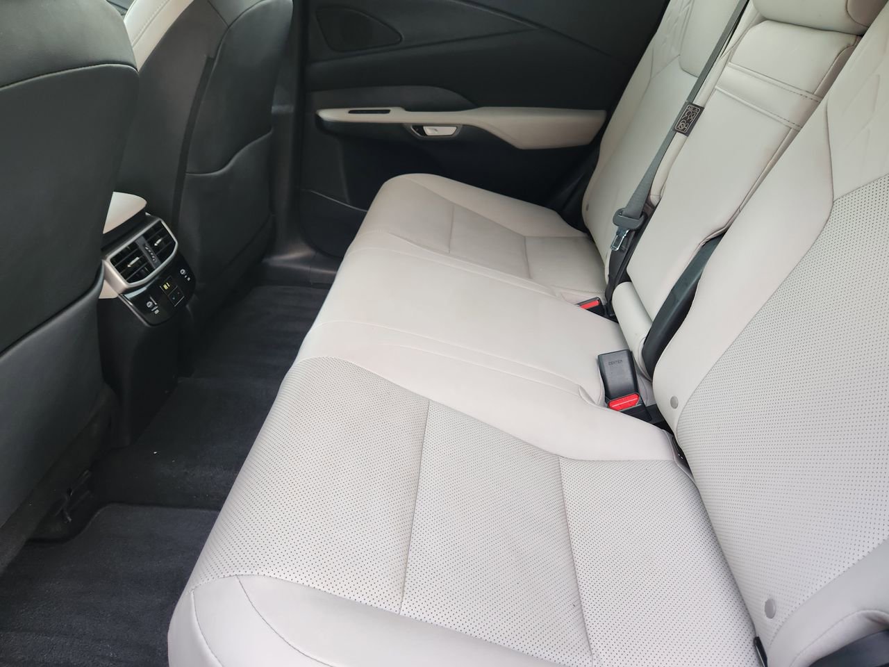 Used 2024 Lexus RX 350 Premium w/ Accessory Package (Z1) image 29