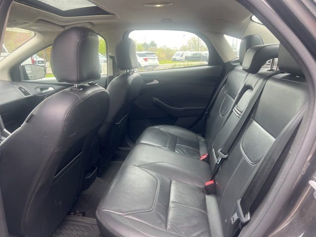 Used 2015 Ford Focus SE w/ Equipment Group 201A FWD image 15