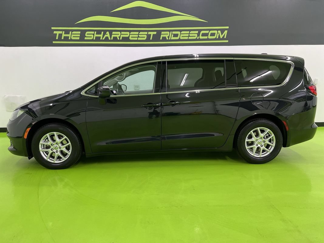 Used 2024 Chrysler Voyager LX FWD image 6