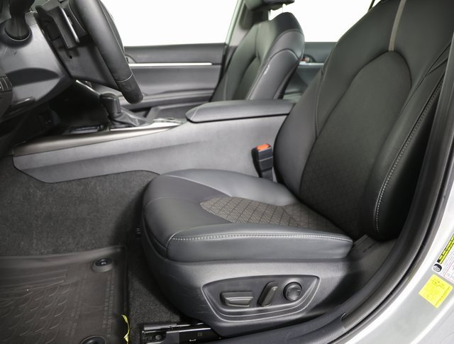 Used 2023 Toyota Camry XSE image 11