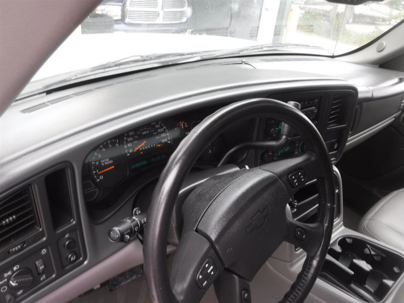 Used 2006 Chevrolet Avalanche Z66 w/ Sun And Sound Package RWD image 4