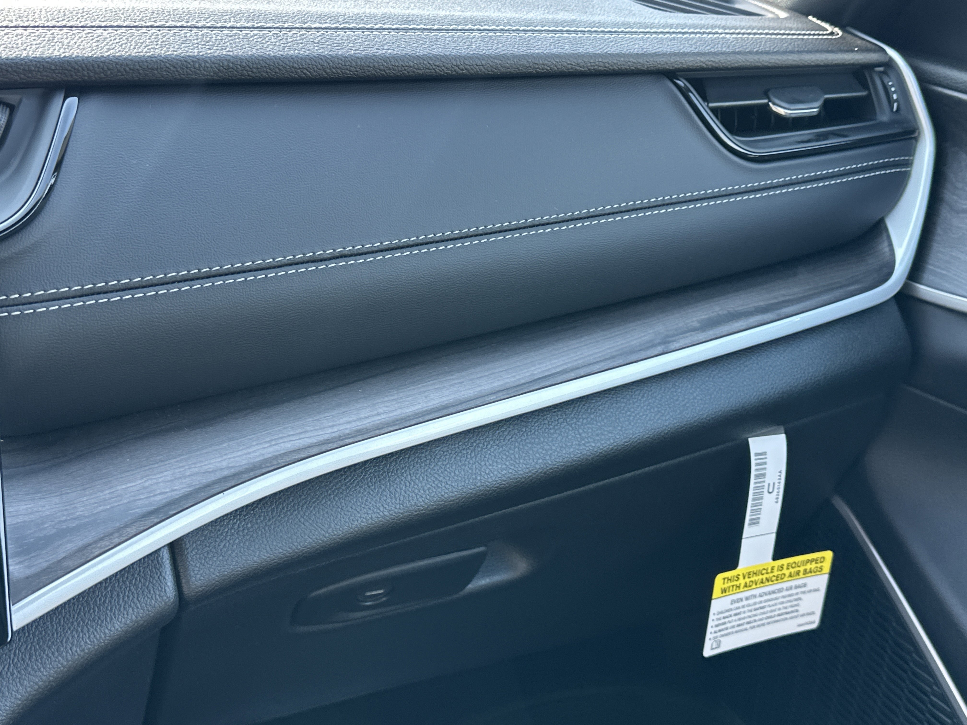 New 2026 Jeep Grand Cherokee L Limited w/ Limited Altitude Package image 9