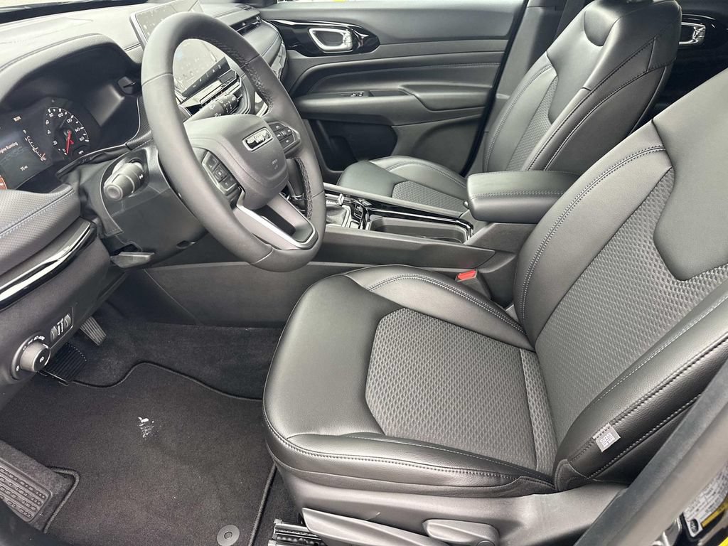 New 2026 Jeep Compass Latitude AWD/4WD image 18