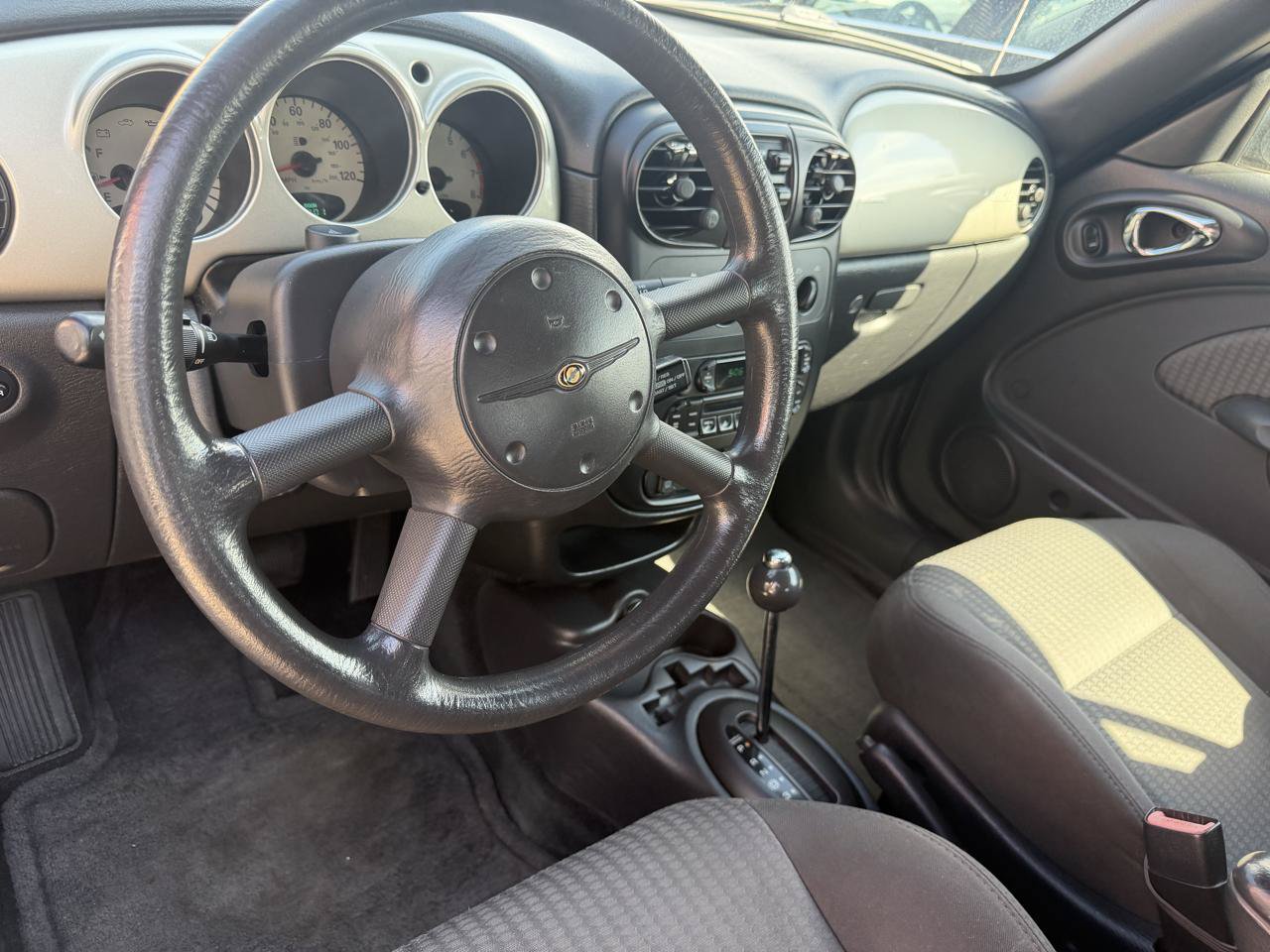 Used 2005 Chrysler PT Cruiser Touring FWD image 20