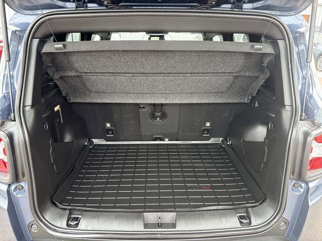 Used 2021 Jeep Renegade Latitude image 27