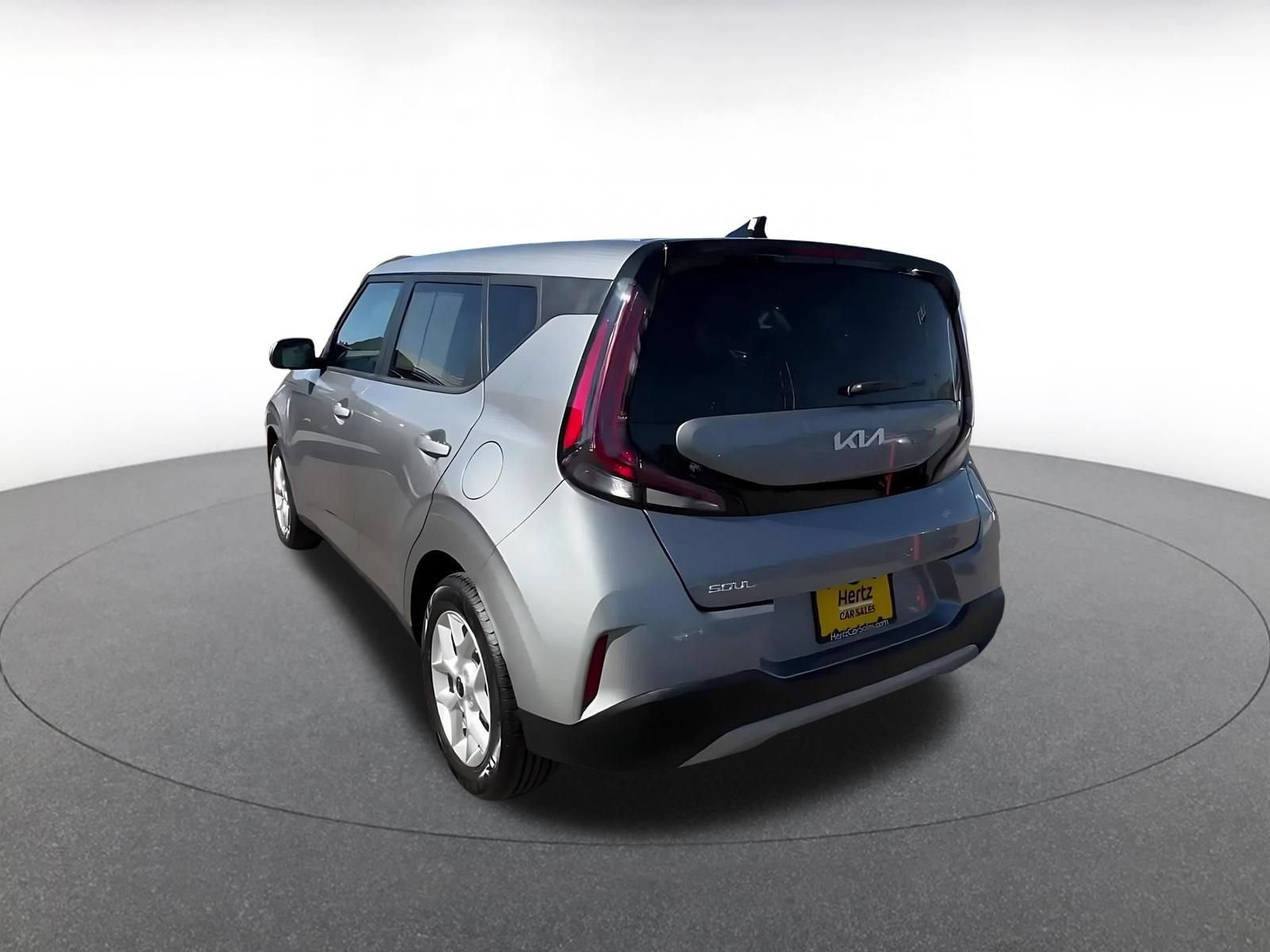 Used 2025 Kia Soul LX w/ LX Technology Package FWD image 11