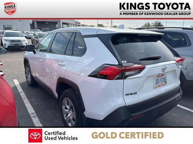 Used 2023 Toyota RAV4 LE FWD image 5