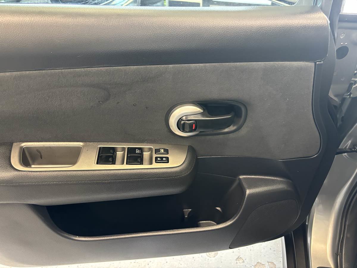 Used 2012 Nissan Versa 1.8 S image 15