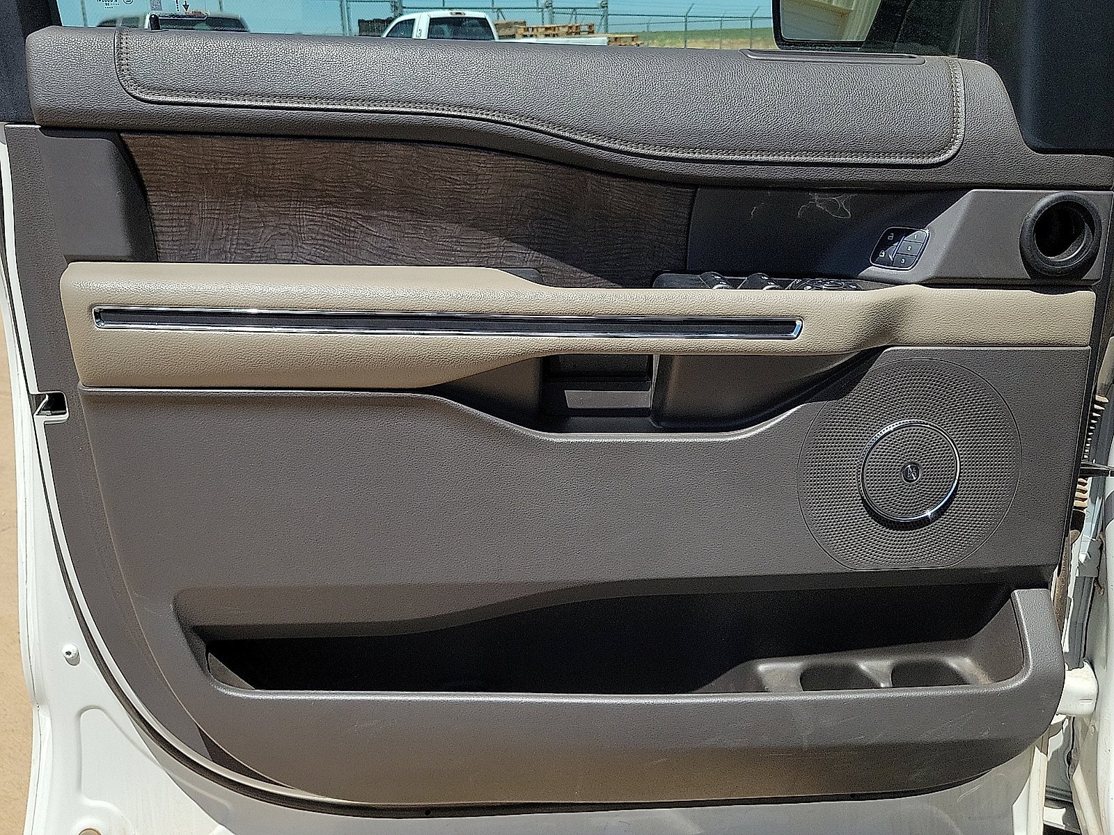 Used 2020 Ford Expedition Limited w/ Texas Edition Package RWD image 11