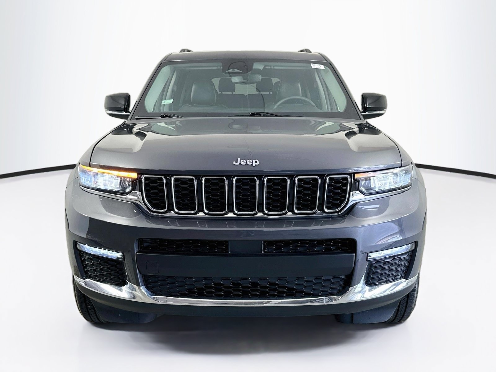 Used 2023 Jeep Grand Cherokee L Limited RWD image 2