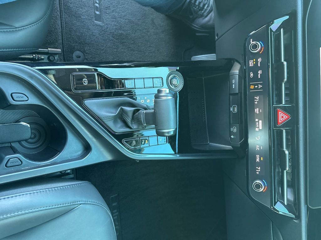 Used 2024 Kia Niro EX image 27