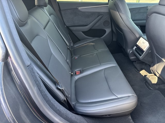 Used 2026 Tesla Model Y 2WD image 17