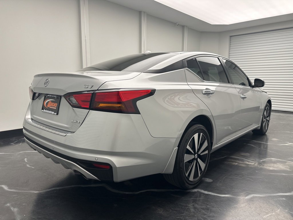 Used 2022 Nissan Altima 2.5 SV w/ SV Premium Package image 3