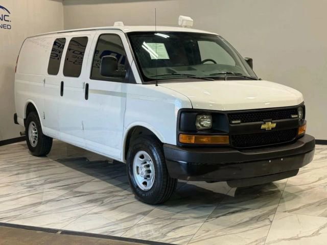 Used 2015 Chevrolet Express 3500 RWD image 3