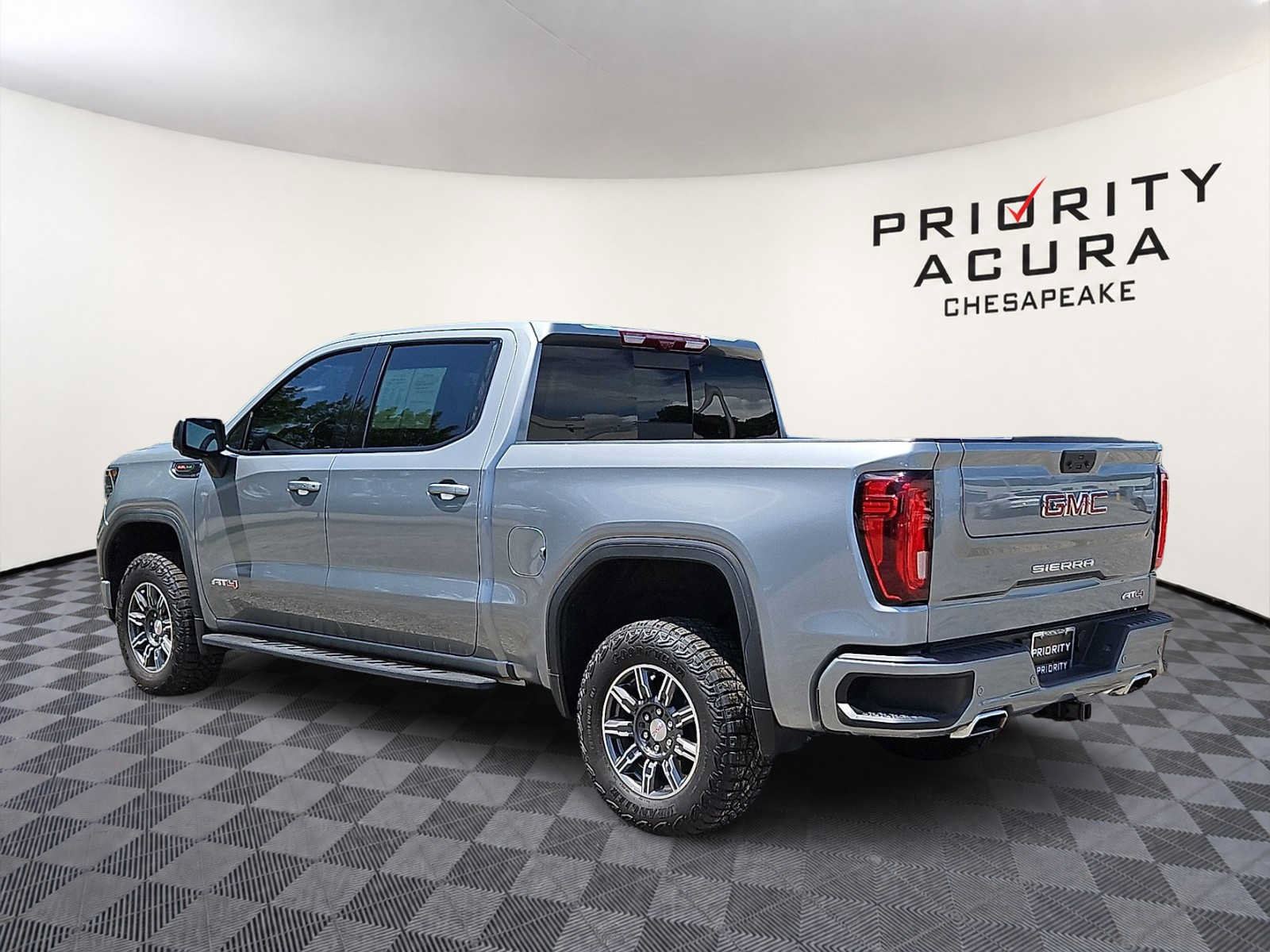 Used 2024 GMC Sierra 1500 AT4 w/ Technology Package AWD/4WD image 6