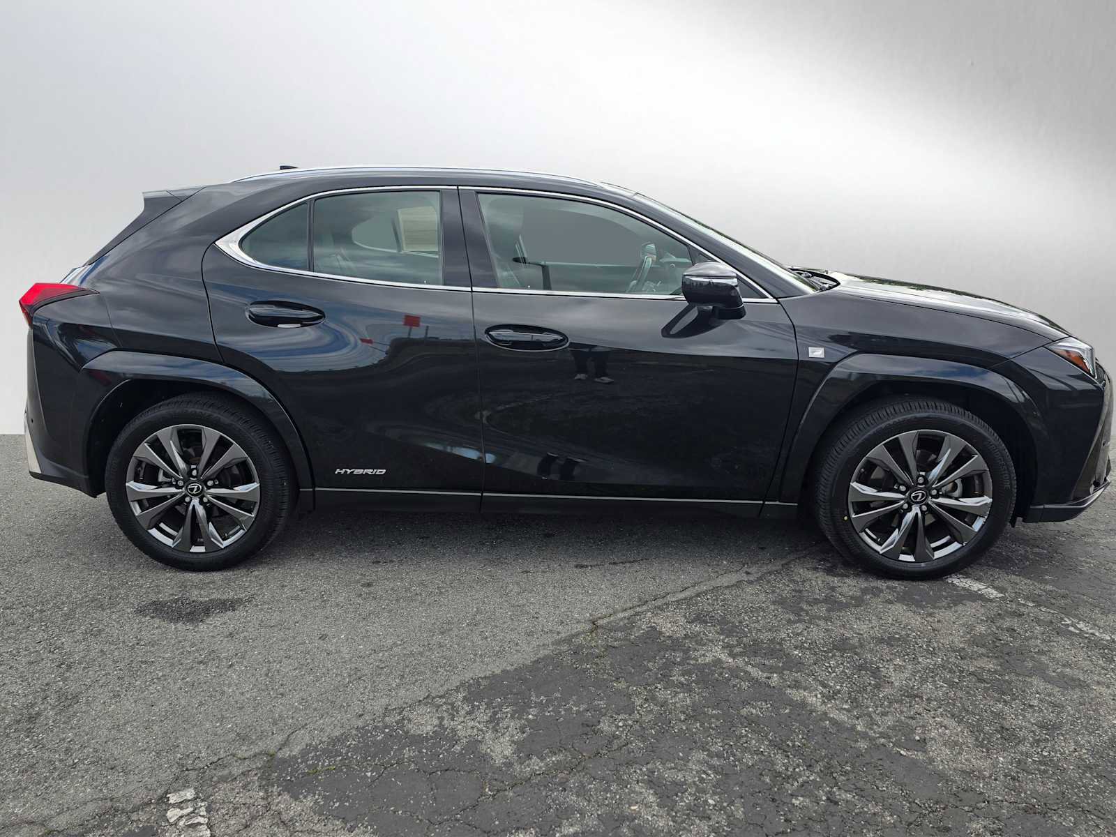 Used 2022 Lexus UX 250h F Sport w/ Accessory Package (Z2) image 6