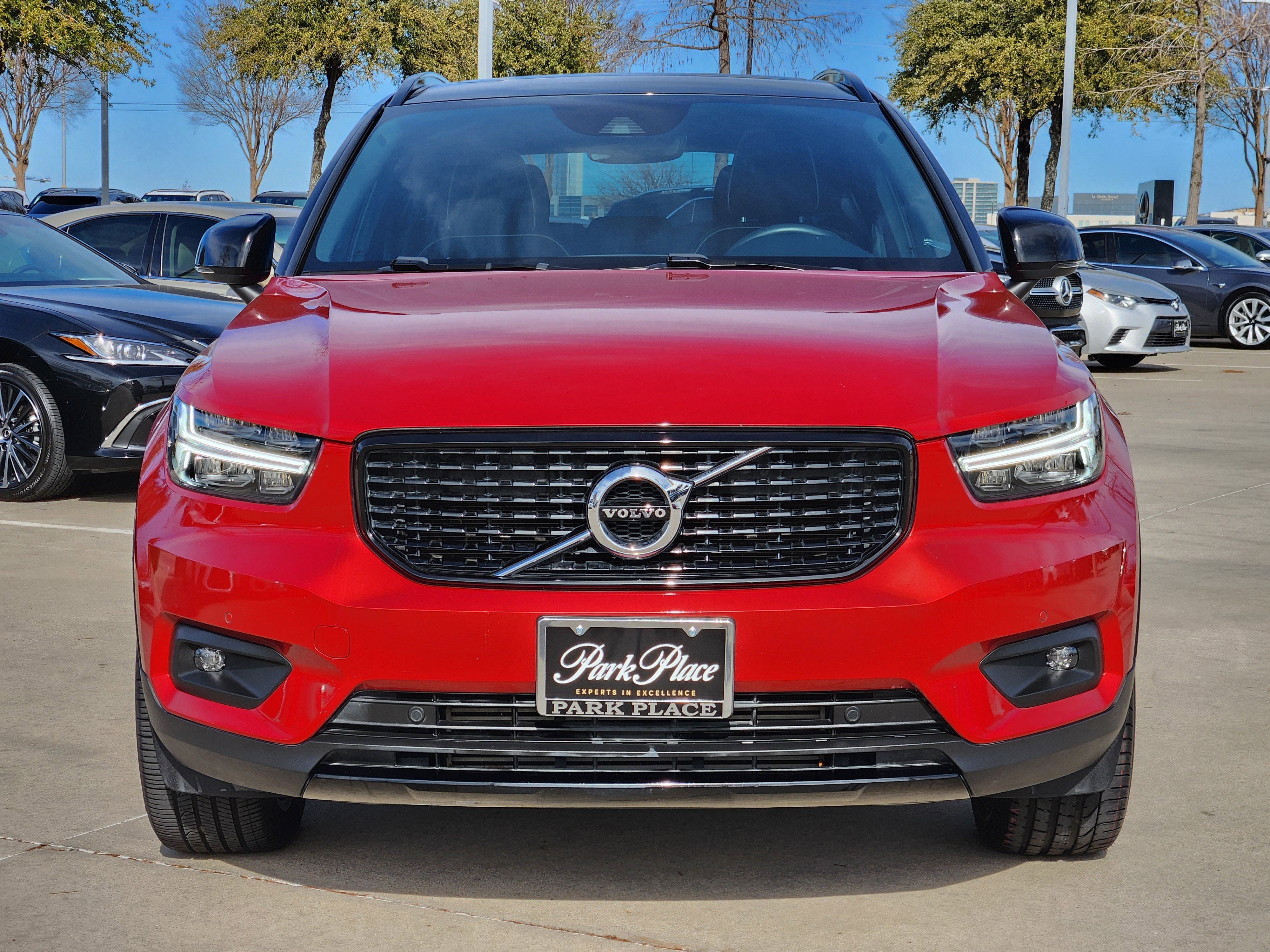 Used 2020 Volvo XC40 T5 R-Design w/ Protection Package Premier image 8
