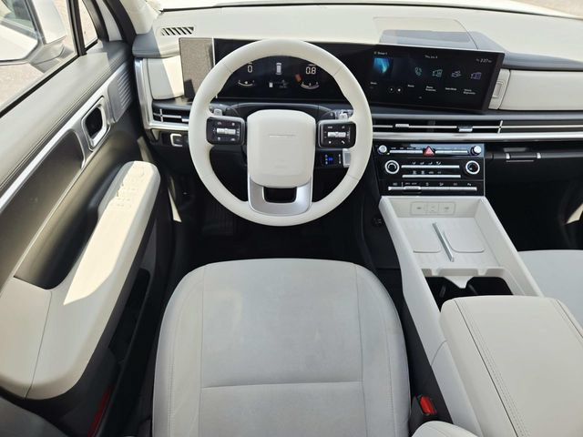 Used 2025 Hyundai Santa Fe SE FWD image 7