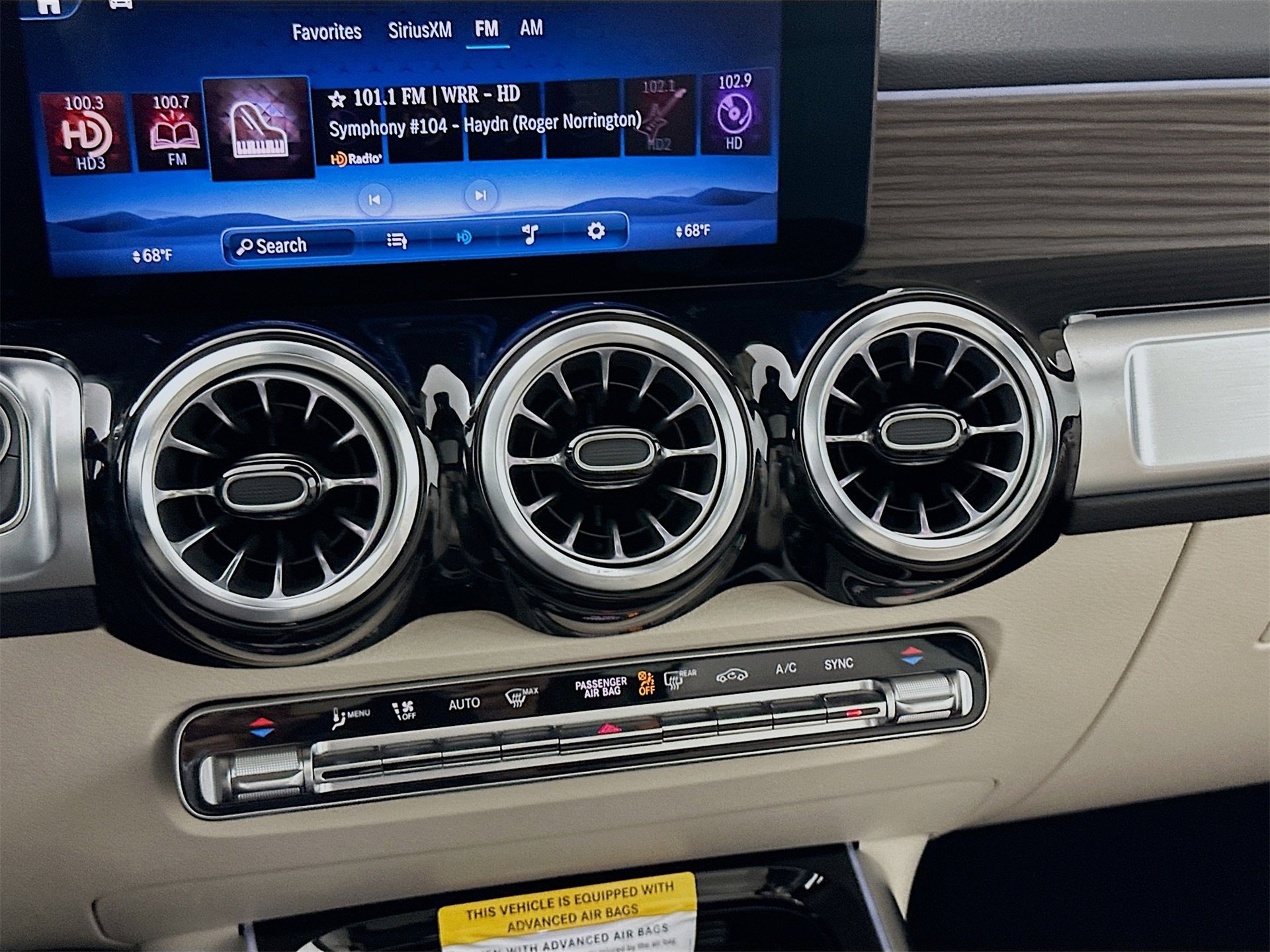 New 2026 Mercedes-Benz GLB 250 4MATIC image 16