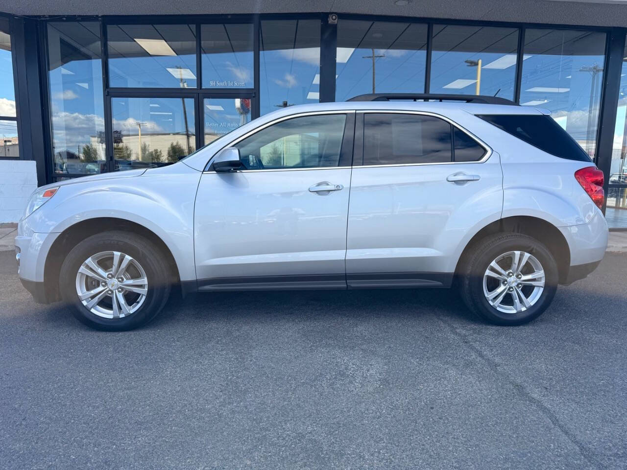 Used 2015 Chevrolet Equinox LT AWD/4WD image 2