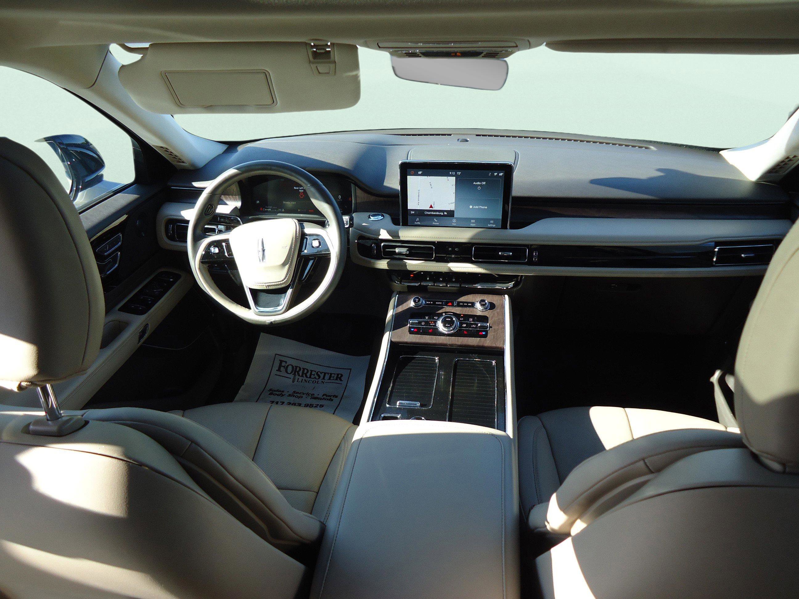 Used 2023 Lincoln Aviator Reserve w/ Class IV Trailer Tow Package image 10