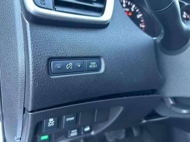 Used 2015 Nissan Rogue SV image 19