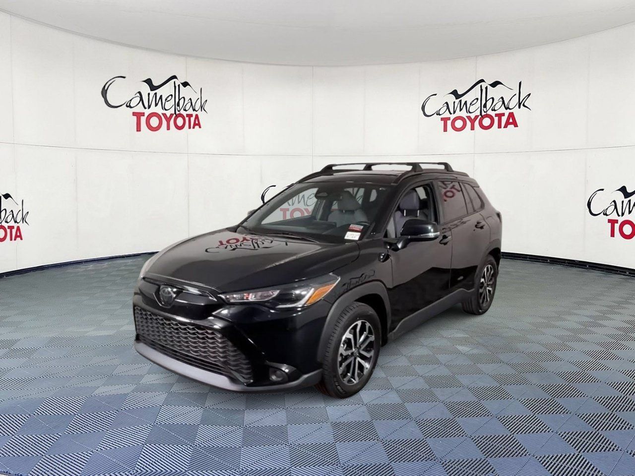 Used 2024 Toyota Corolla Cross AWD Hybrid w/ Moonroof Package image 6