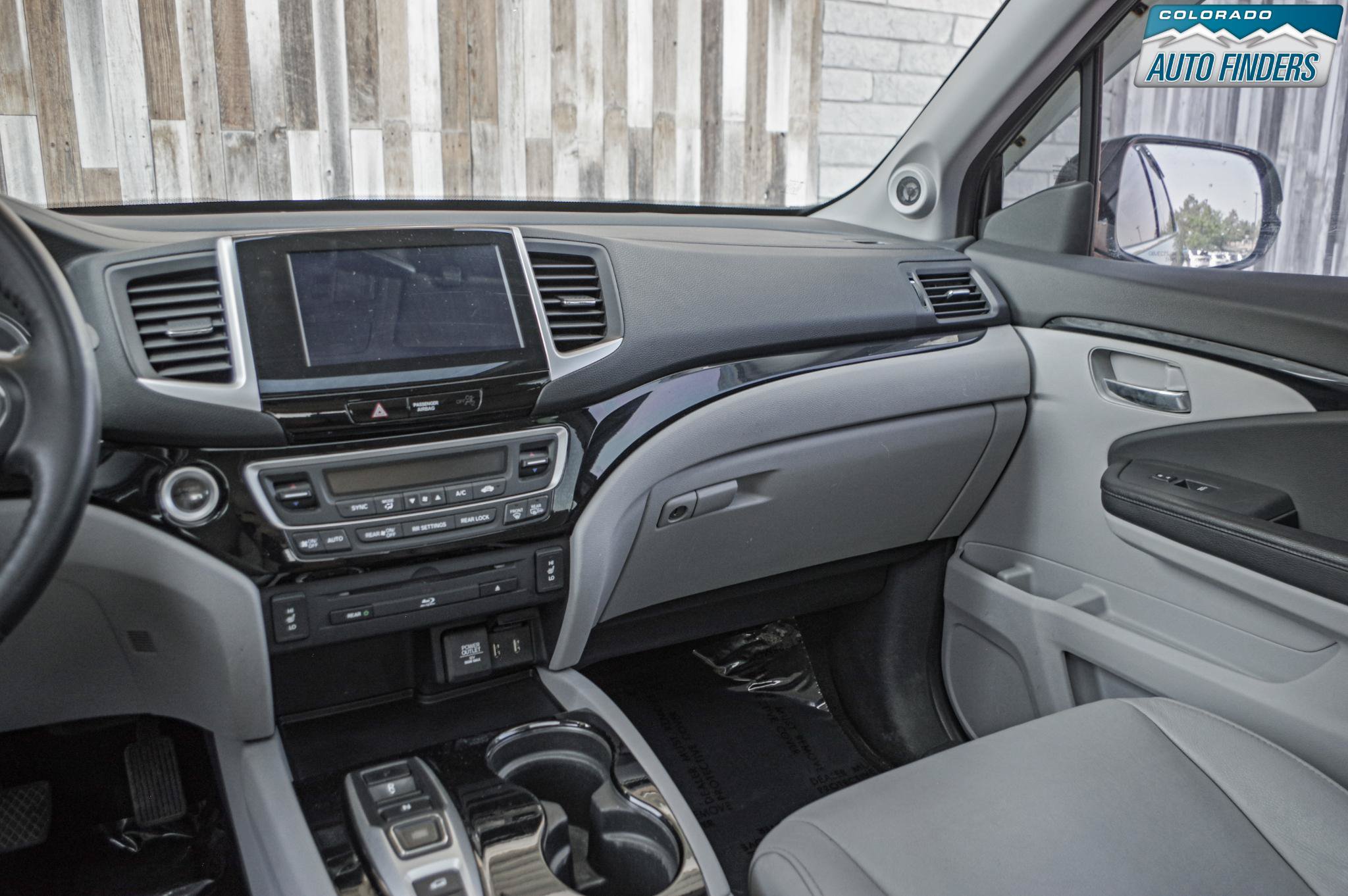 Used 2016 Honda Pilot Touring image 17