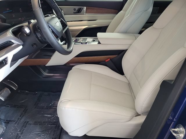 Certified 2026 Cadillac Vistiq Sport AWD/4WD image 17