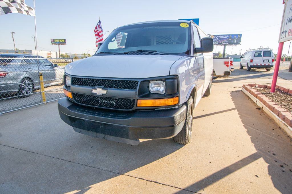 Used 2010 Chevrolet Express 2500 Extended RWD image 4