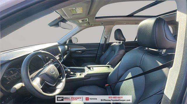 Used 2024 Toyota Grand Highlander XLE image 11