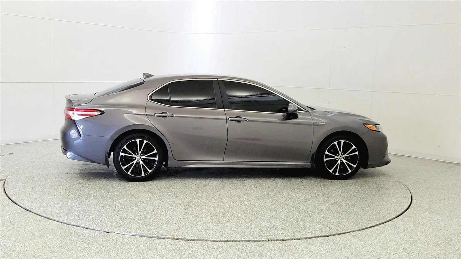 Used 2020 Toyota Camry SE image 8