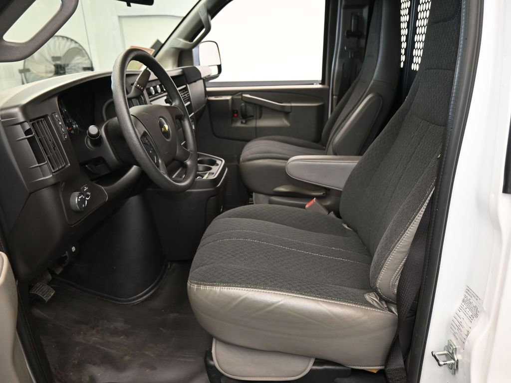 Used 2024 Chevrolet Express 2500 w/ Driver Convenience Package image 11