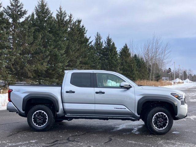 Used 2025 Toyota Tacoma TRD Off-Road image 26