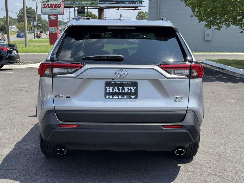 Used 2025 Toyota RAV4 XLE AWD/4WD image 22
