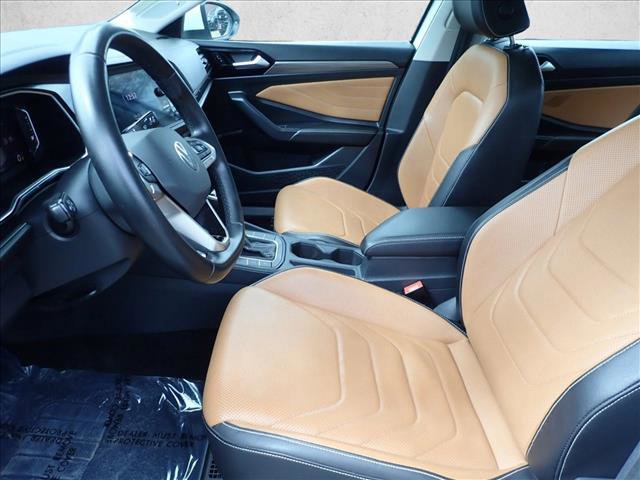 Used 2023 Volkswagen Jetta SEL FWD image 11
