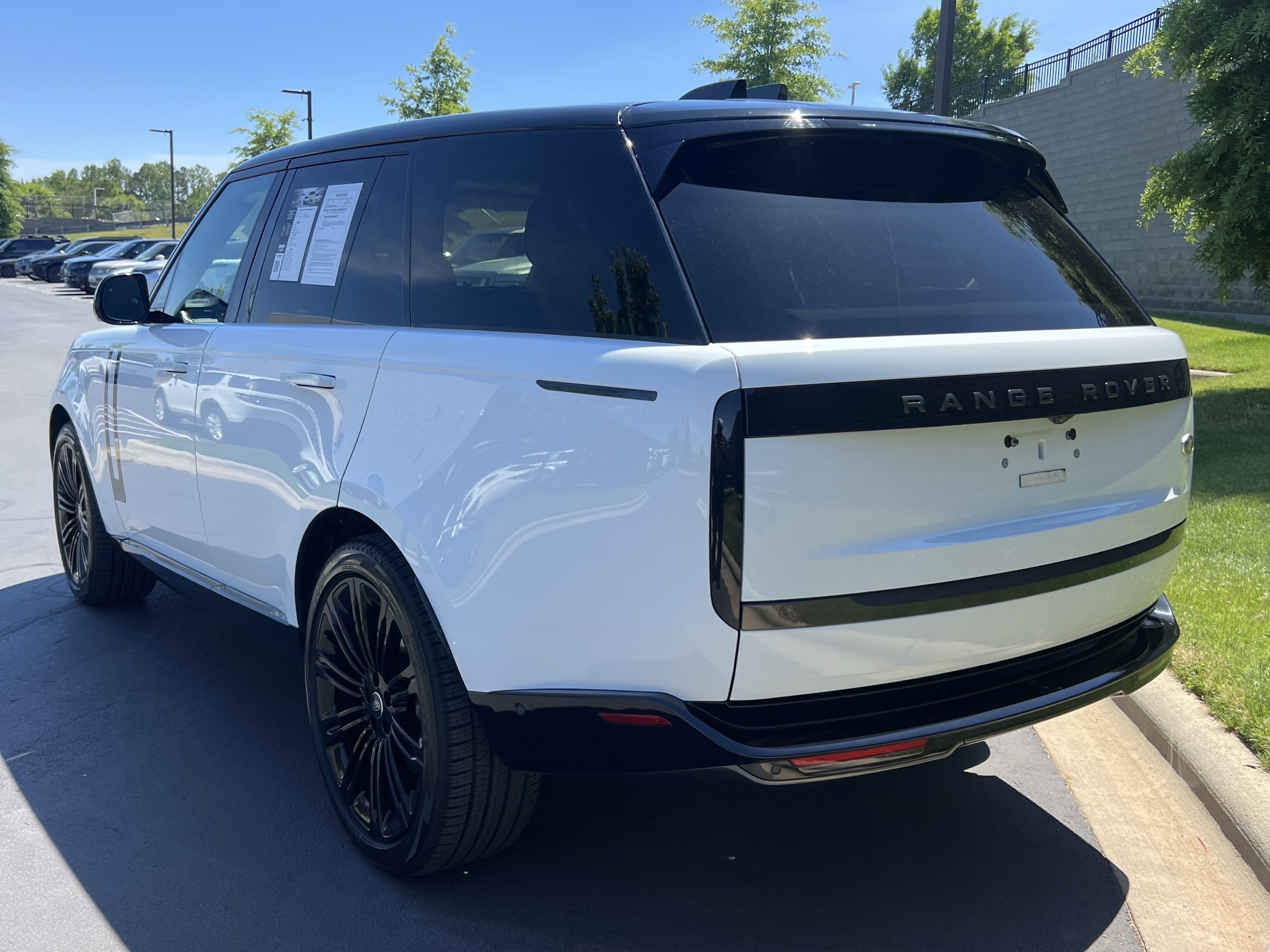 Certified 2022 Land Rover Range Rover SE AWD/4WD image 5